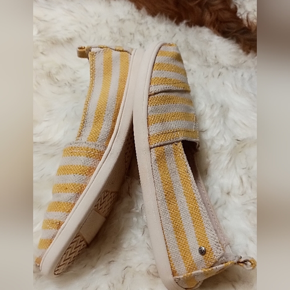 Shoed - Picture 3 of 8